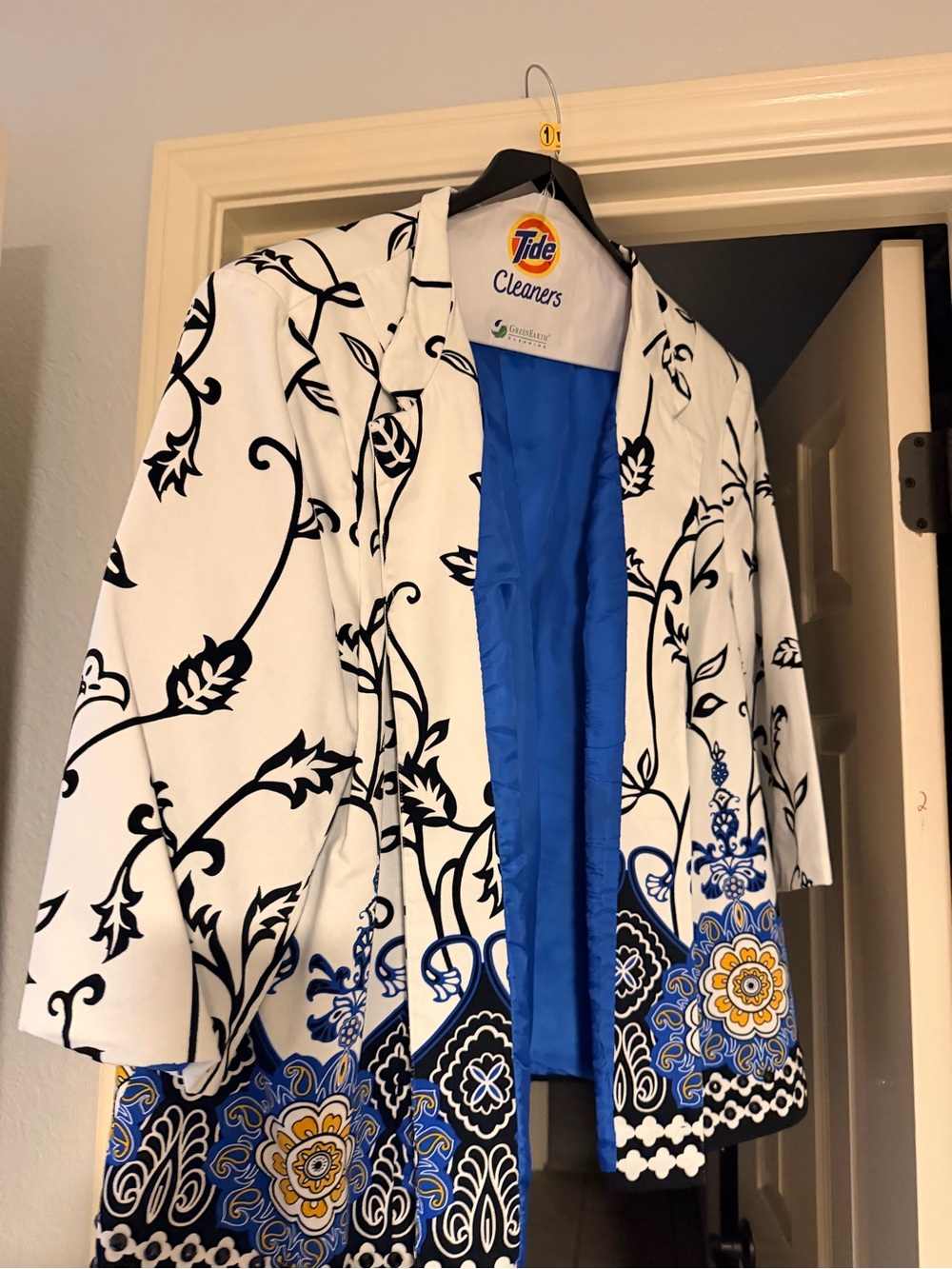 SilkLand White Floral Print Blazer with Blue Lining and Yellow Accents